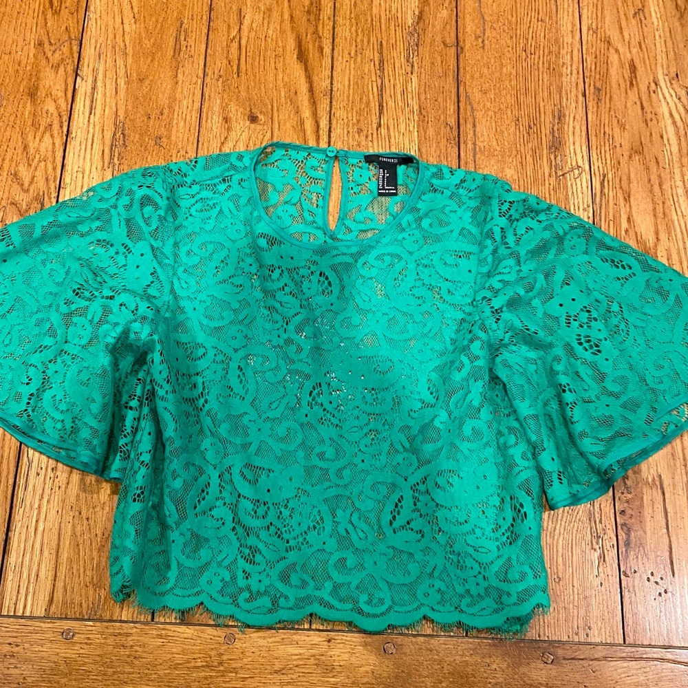 Forever 21 lace crop top green small